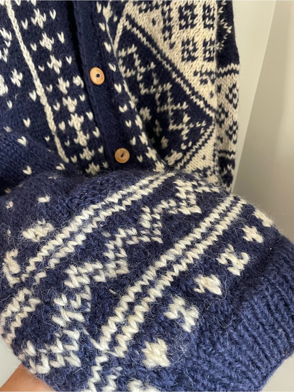 Vintage Hand Knit Nordic Style Wool Cardigan Mens XL Navy Blue Fair Isle Sweater - Picture 8 of 9